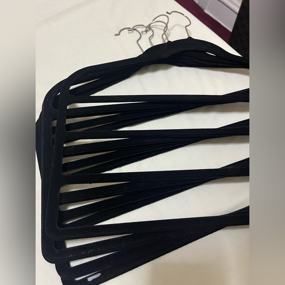 Black Velvet Hangers (Set of 6) - Picture 2 of 5